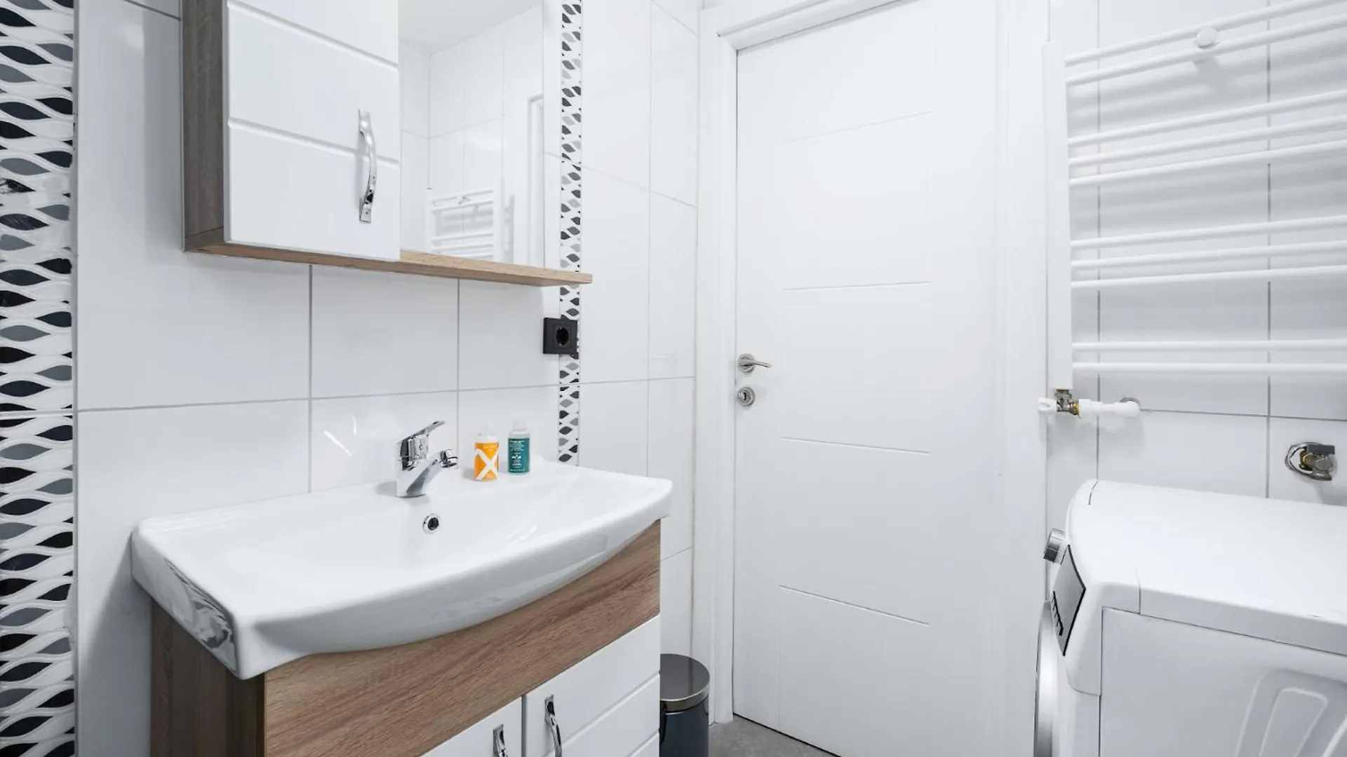 New Building In Sisli - 1Gbps Wifi - Ac - Elevator Daire İstanbul